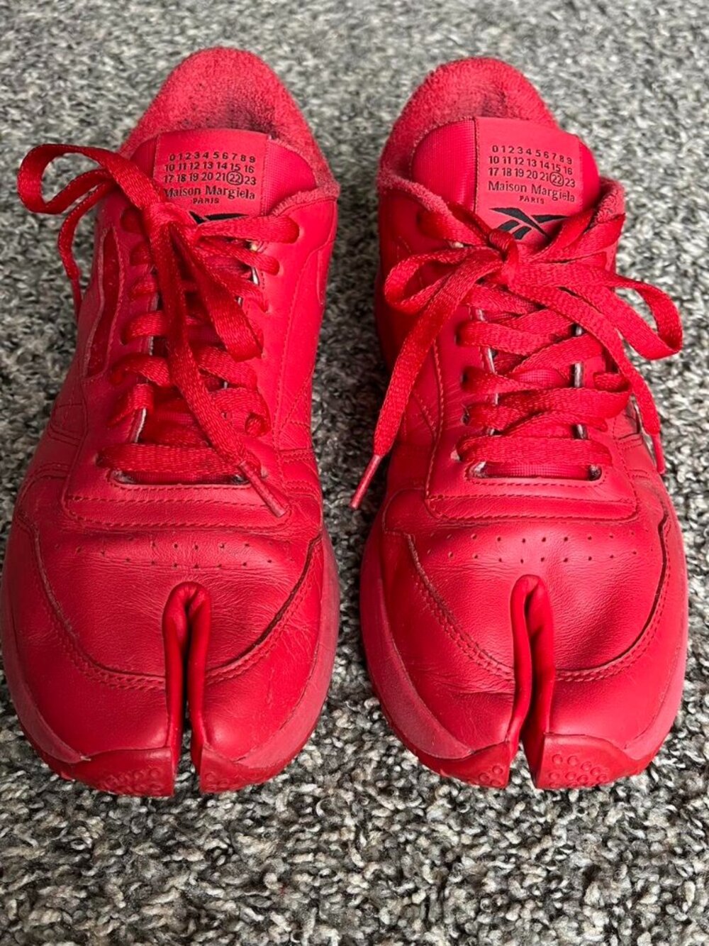 Maison Margiela x Reebok Red Classic Leather Tabi Sneakers Mens 9 Kawaii Luxury